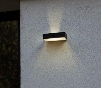 Lutec Fadi Solar udend&oslash;rs v&aelig;glampe m/solceller og sensor - Mat sort