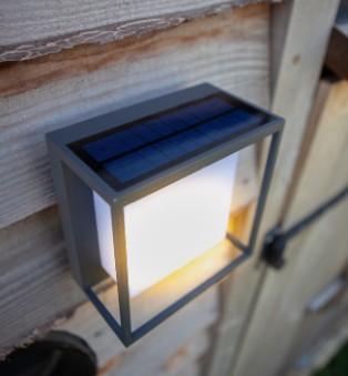 Lutec Curtis Solar udend&oslash;rs v&aelig;glampe m/solceller og sensor - Gr&aring;