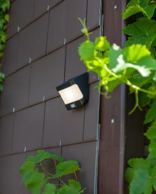 Lutec Try Solar udend&oslash;rs v&aelig;glampe m/solceller og sensor - Mat sort