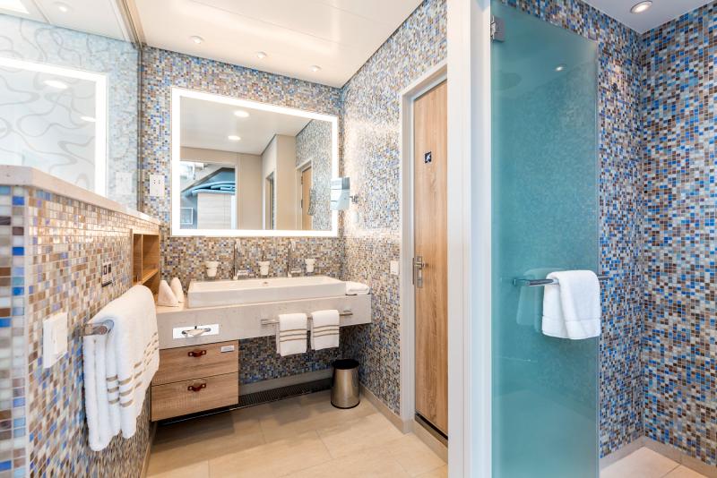 Grohe Eurodisc Cosmopolitan h&aring;ndvaskarmatur m/bundventil og svingtud - Krom