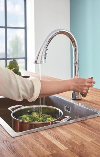 Grohe Zedra Touch elektronisk k&oslash;kkenarmatur m/udtr&aelig;ksbruser - Krom